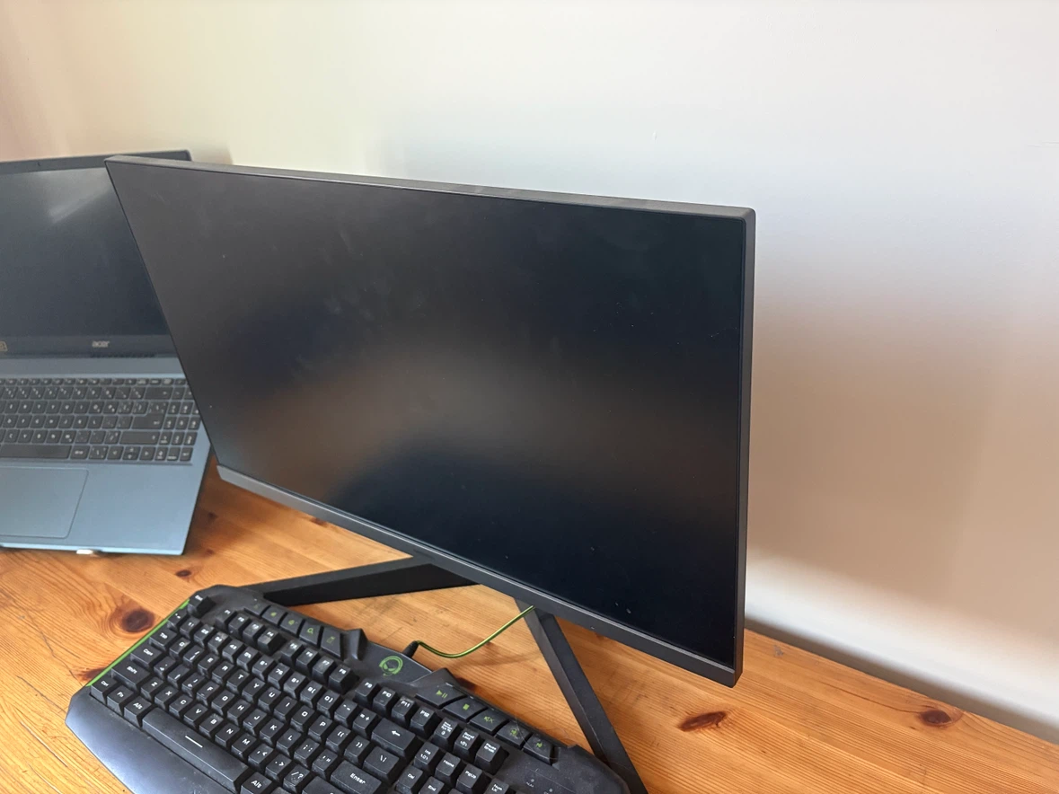 24" Samsung Monitor (1080p, 100Hz)