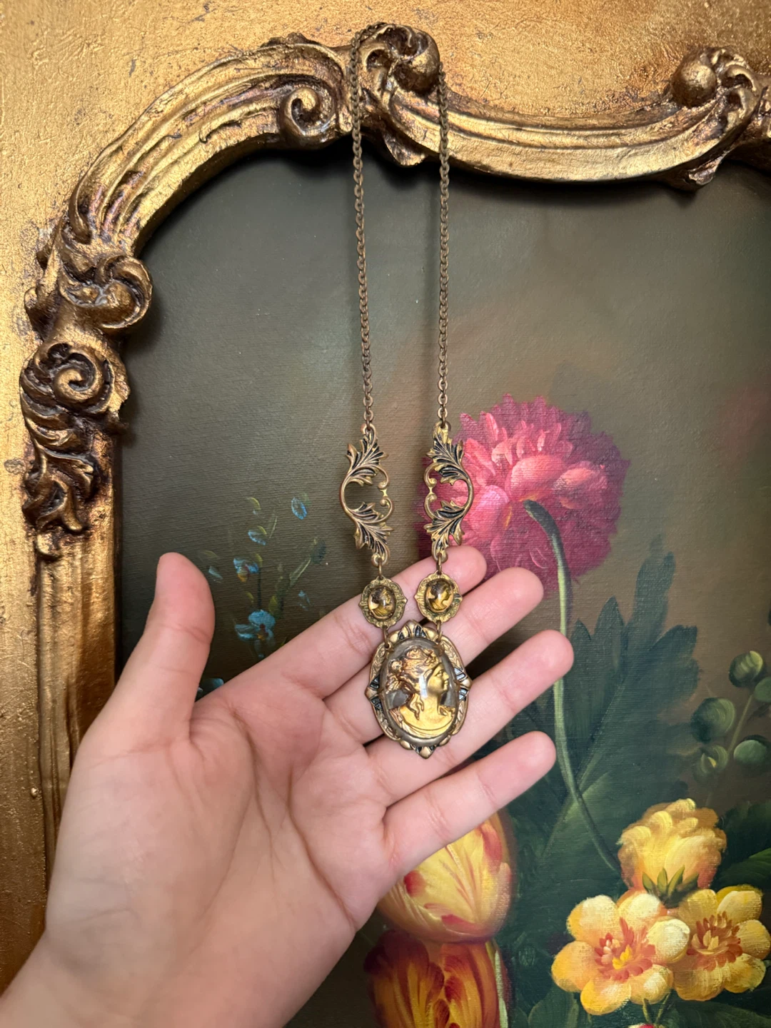 Cameo necklace (price is firm)