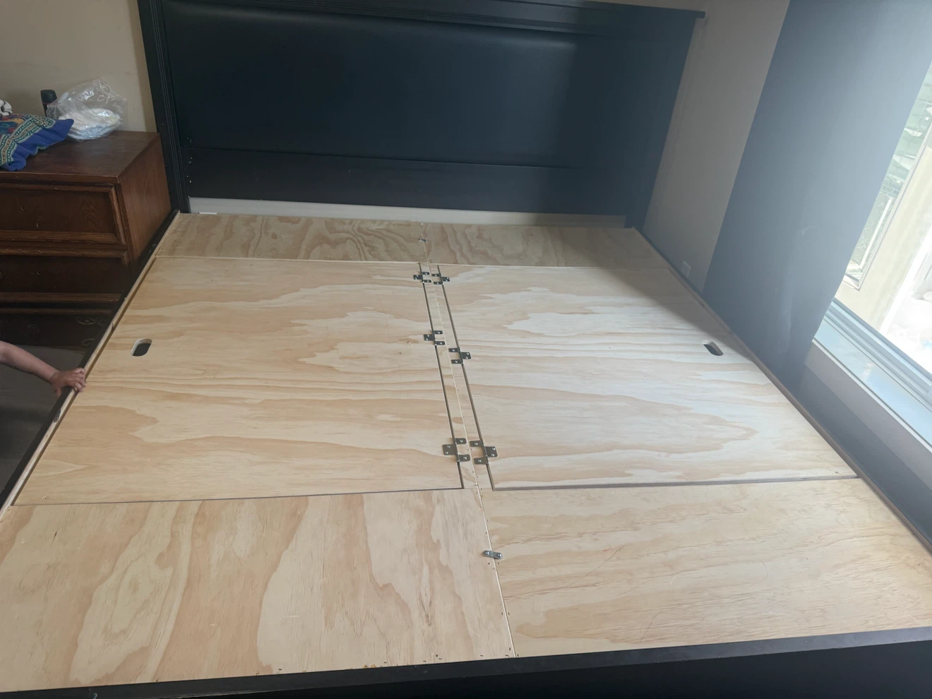 king size box bed with storage. - photo 2