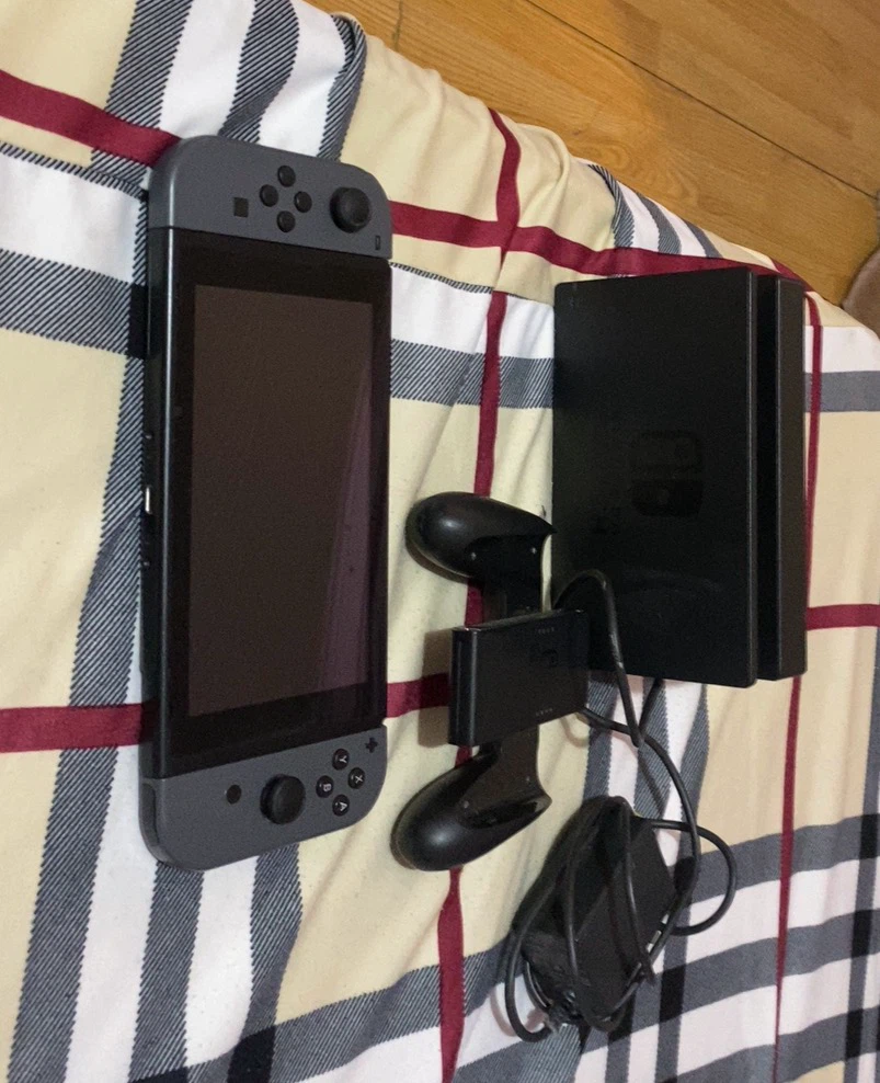 Nintendo switch - photo 2
