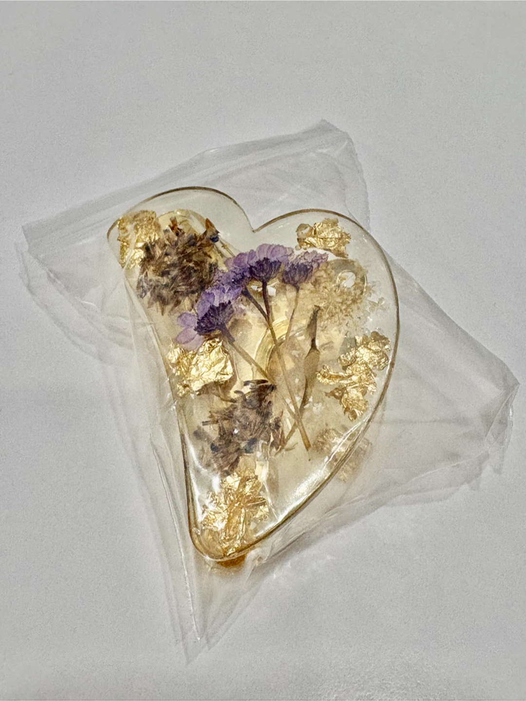 Heart-Shaped Resin Hair Claw Clip - photo 3