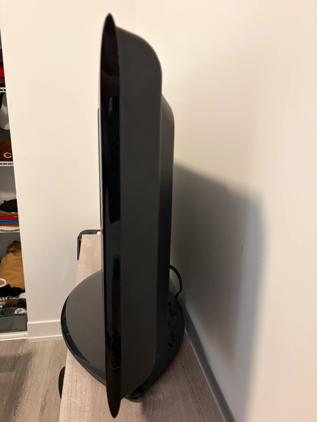 Toshiba TV with Built-in DVD Player (Pickup from 8/23〜9/4) - photo 3