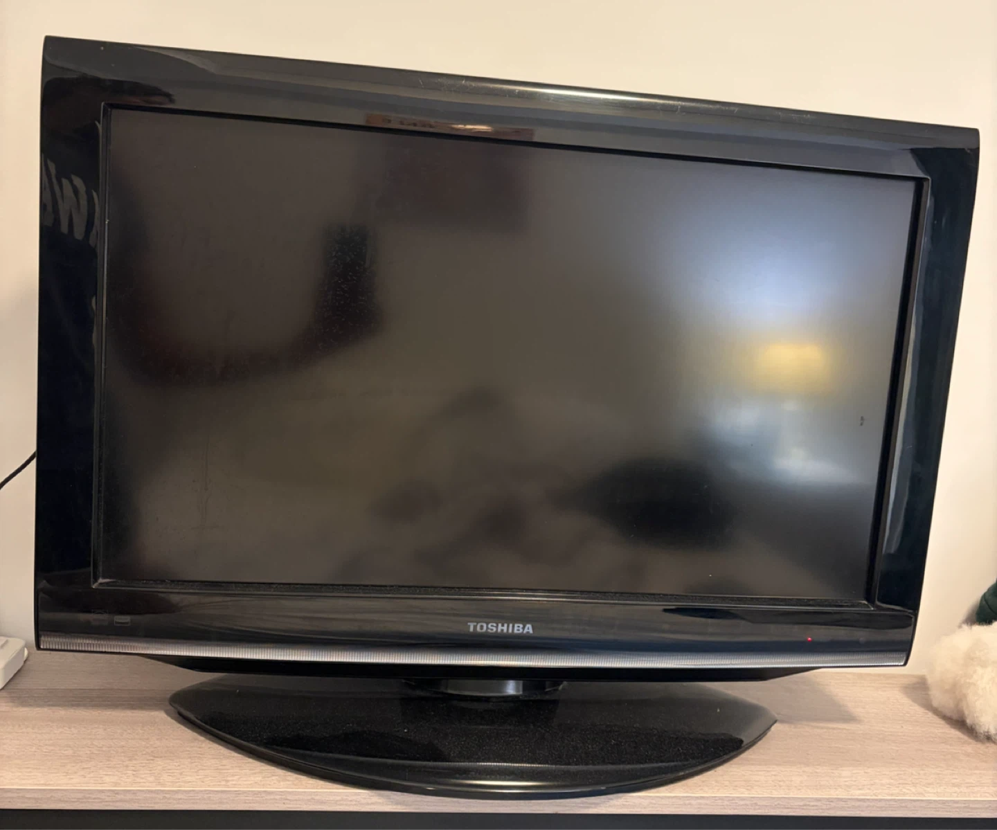 Toshiba TV with Built-in DVD Player (Pickup from 8/23〜9/4)