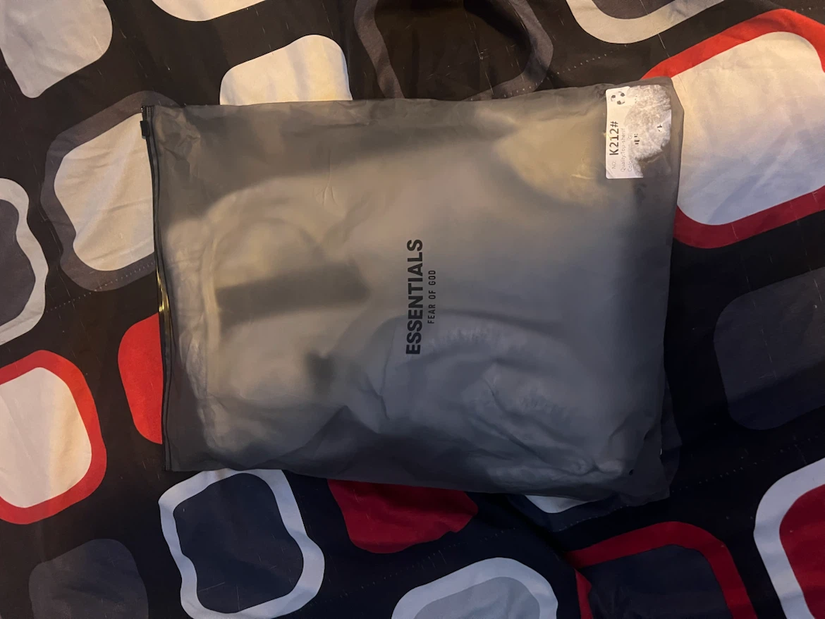 ESSENTIALS Fear of God Shorts - photo 2