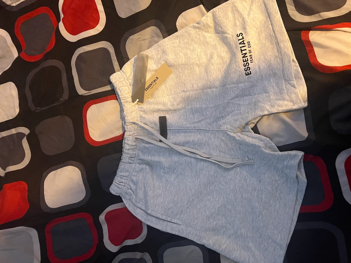 ESSENTIALS Fear of God Shorts - photo 4