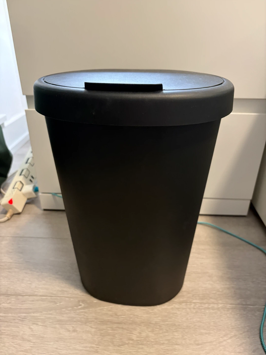 Black Round Trash Can with Lid