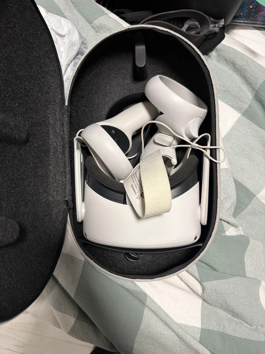 Meta Quest 2 VR Headset + Link Cable & Case