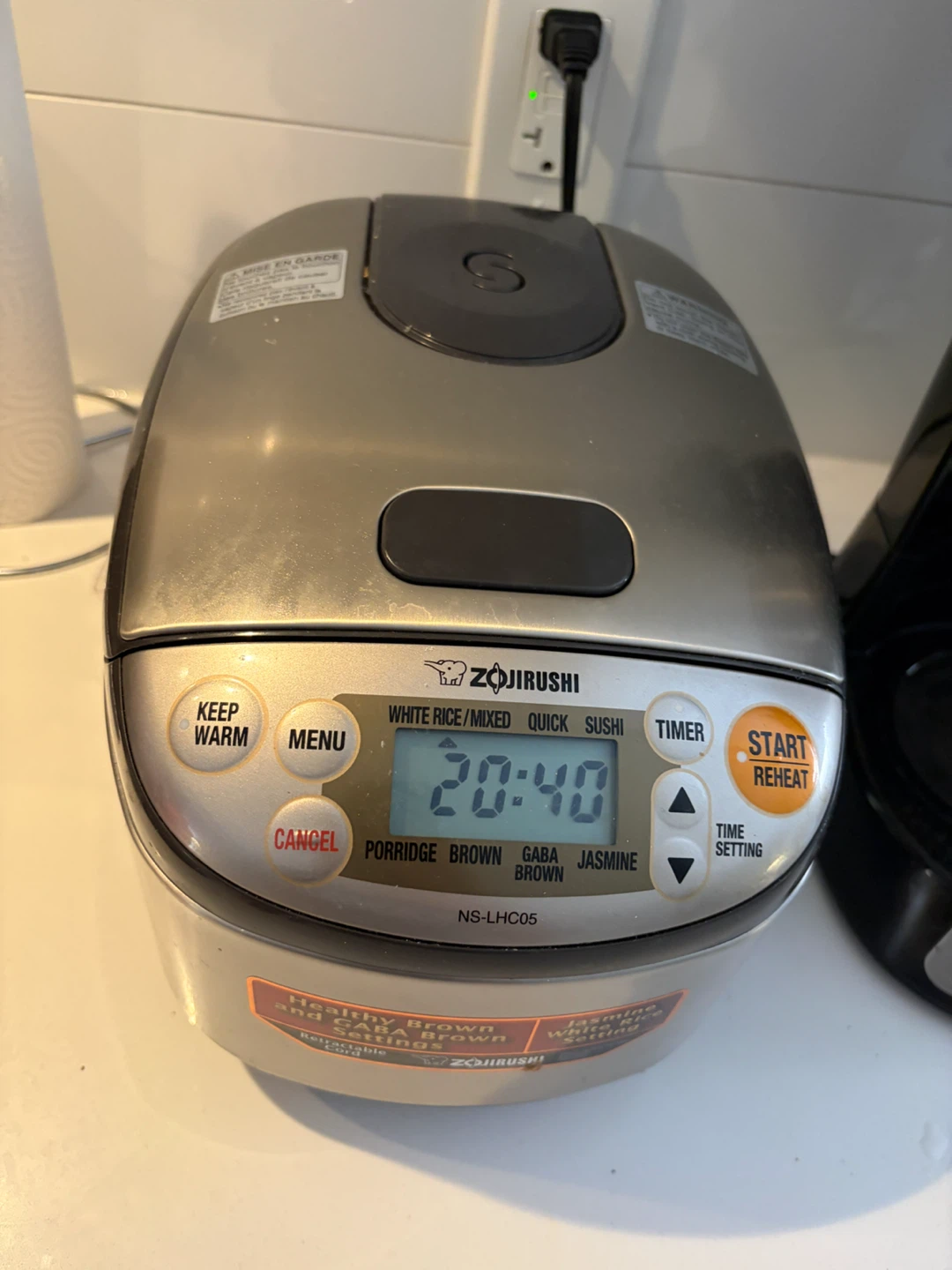 Zojirushi NS-LHC05 Rice Cooker (Pickup from 8/23〜9/4) - photo 3