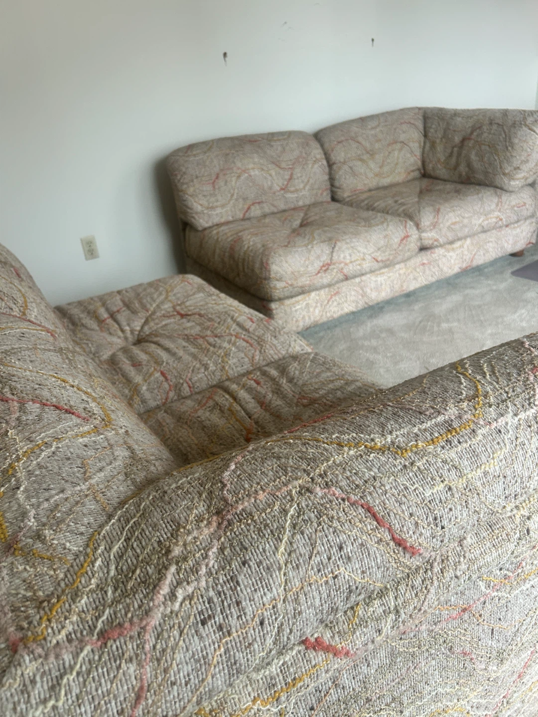 Smallish funky sectional sofa - photo 2