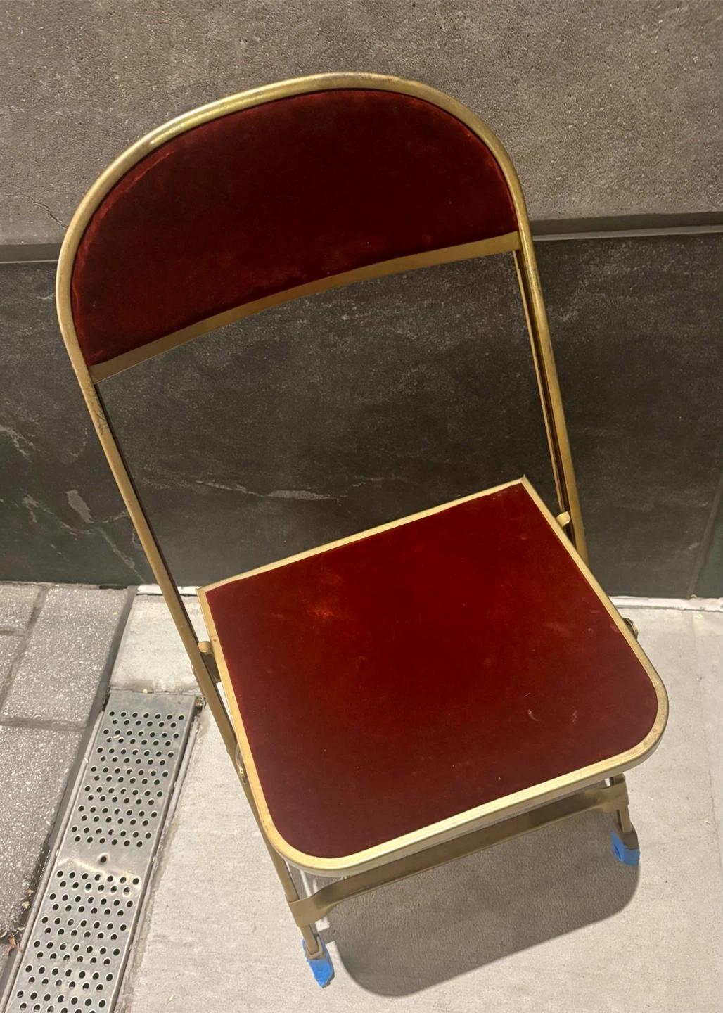 Red Velvet Folding Chair - photo 3