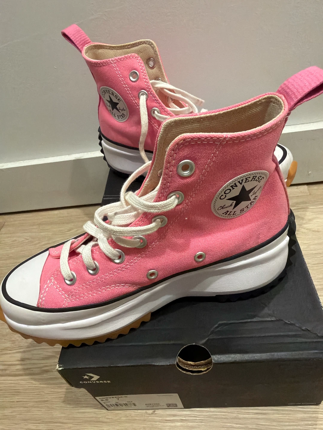 Converse Run Star Hike Platform Sneakers Pink