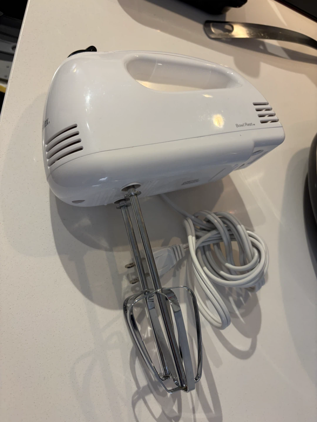 Proctor Silex White Hand Mixer