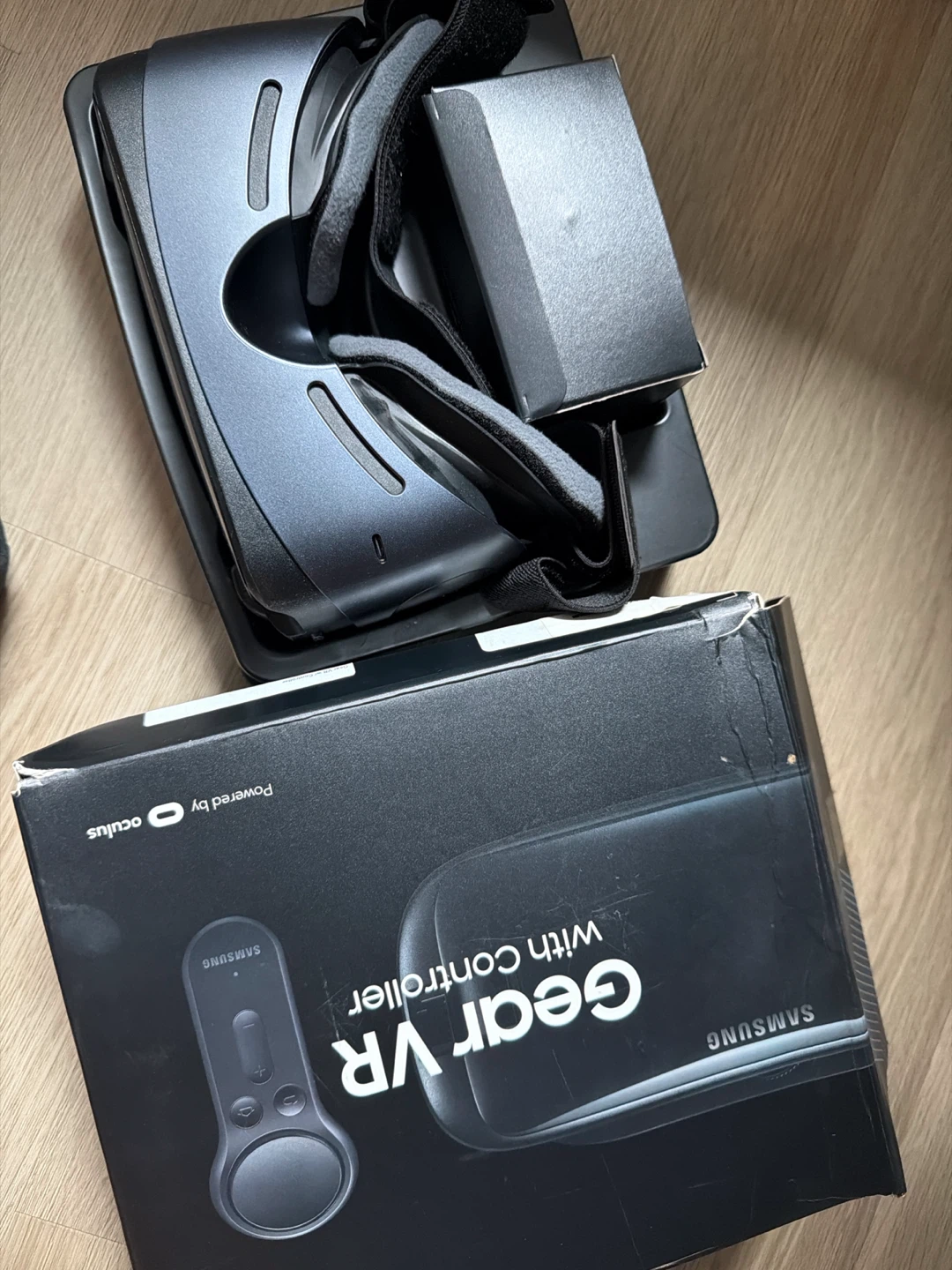 Samsung Gear VR with Controller