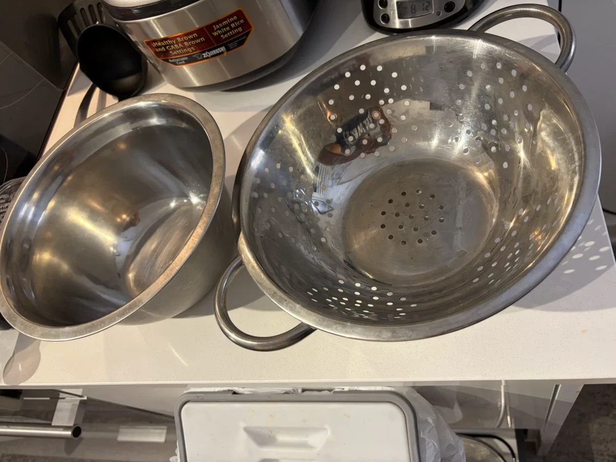 Two bowl sets