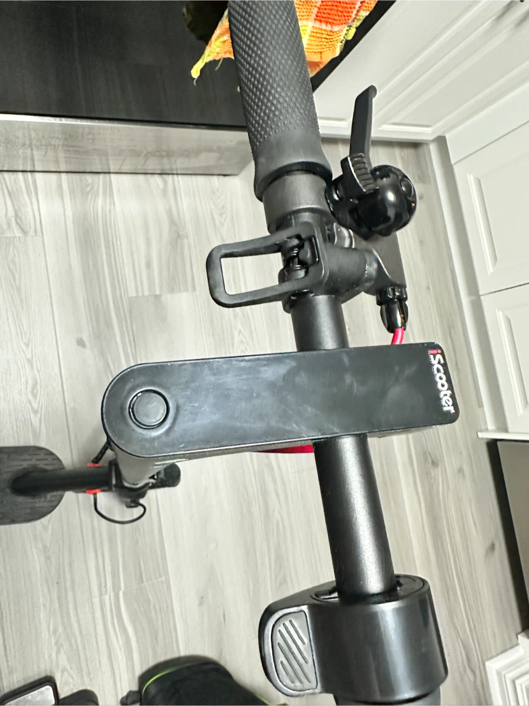 iScooter i9 Electric Scooter-need to replace battery - photo 2