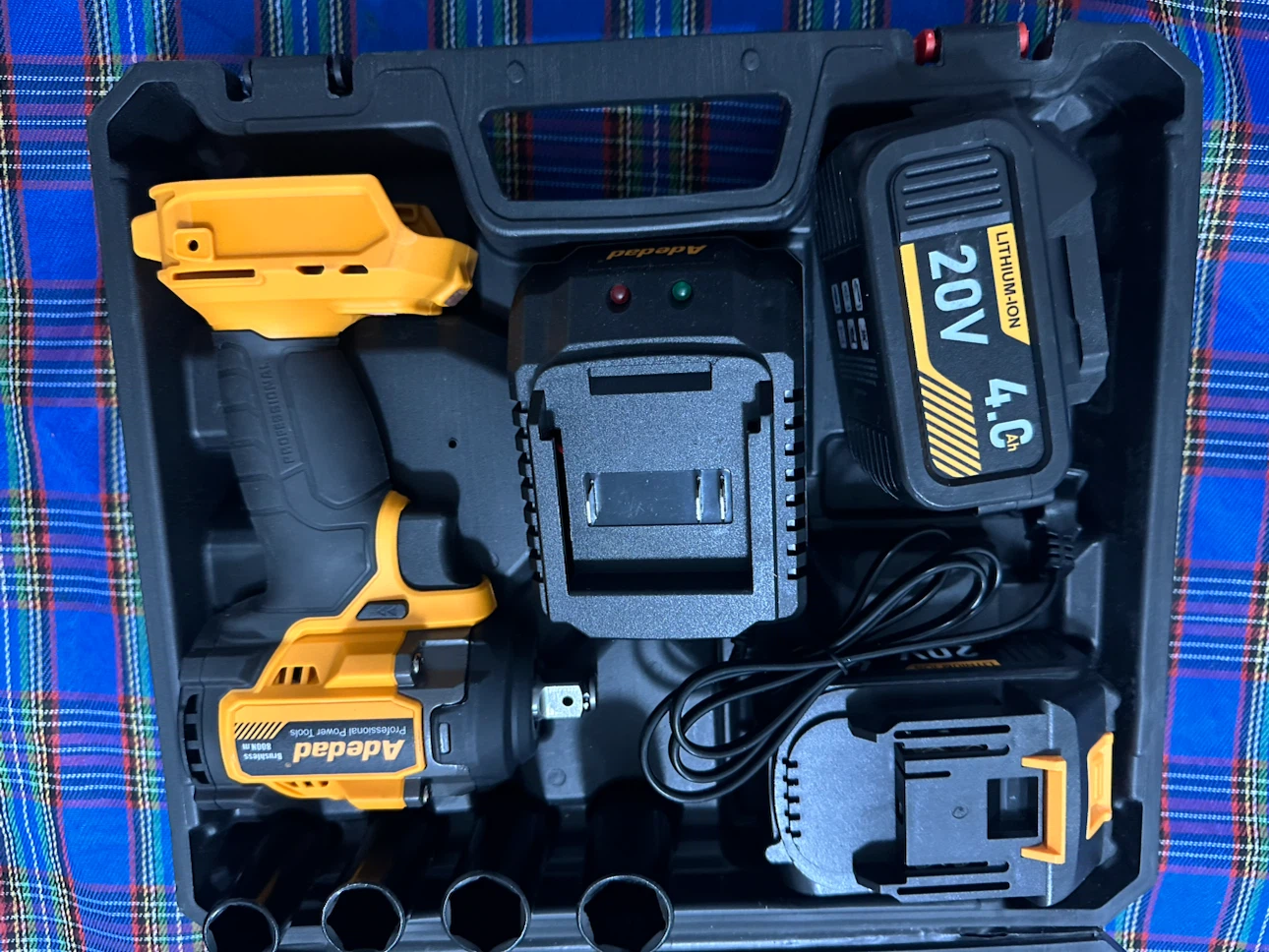 Cordless Impact Wrench Kit