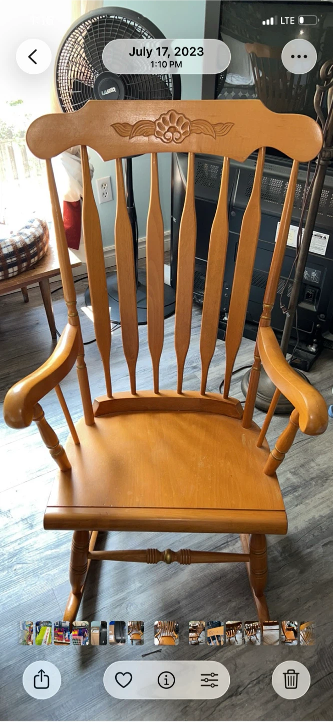 Wooden Rocking Chair - photo 3