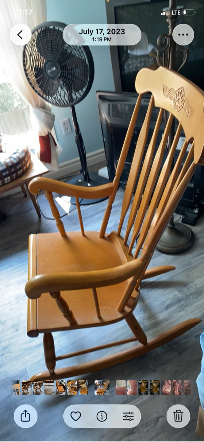 Wooden Rocking Chair - photo 5