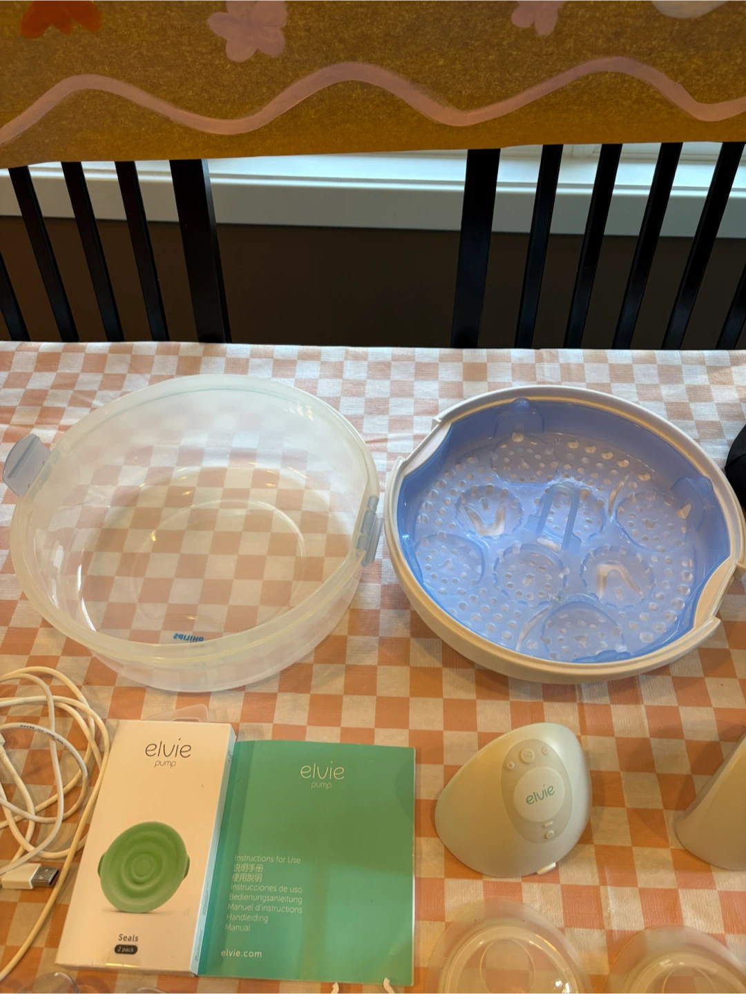 Elvie breast pump and accessories - photo 4