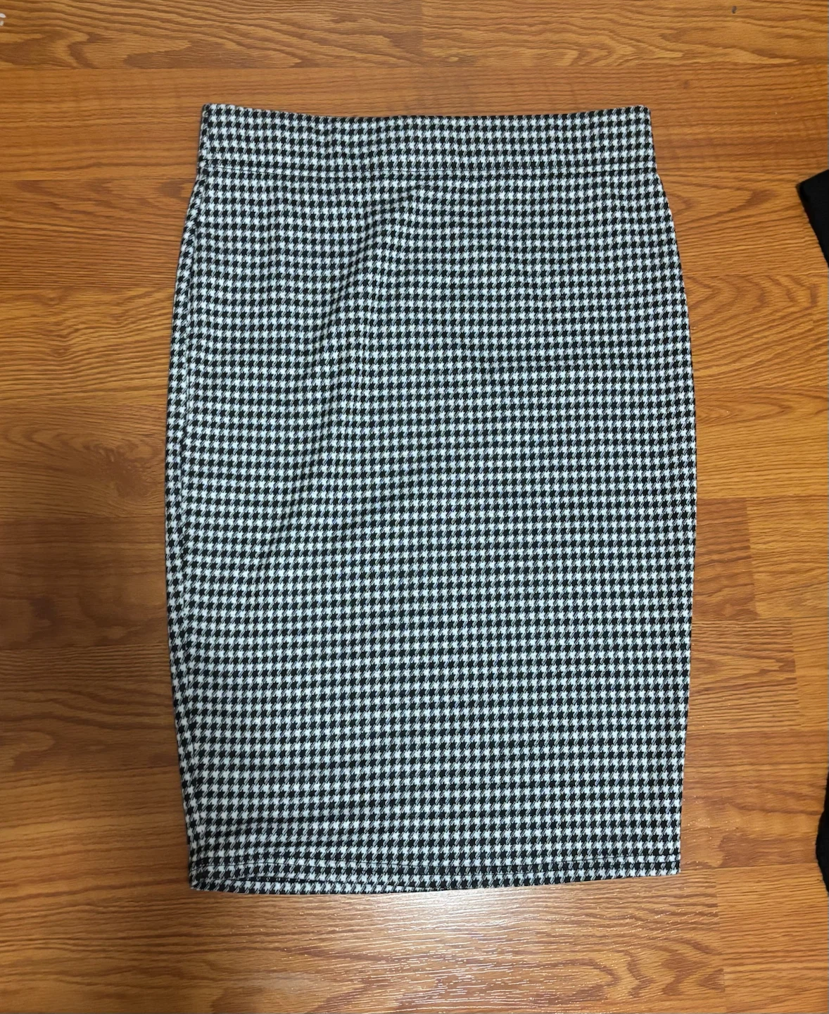 Black and White Pencil Skirt