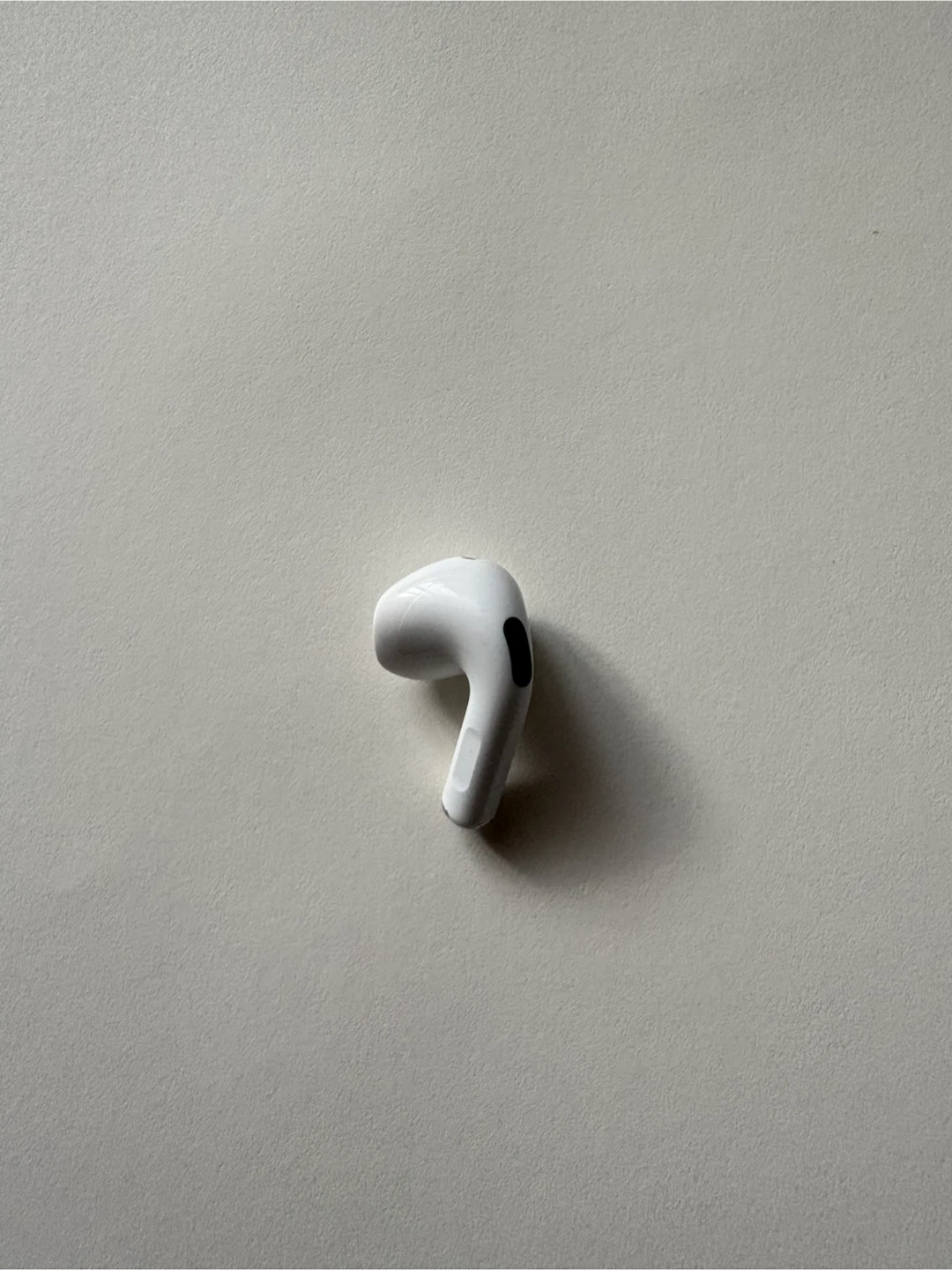 Apple AirPods 4 (Left Earbud)