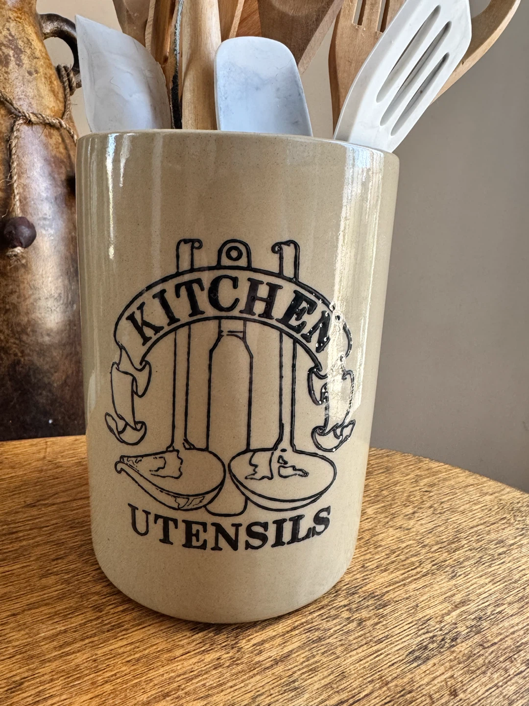 Churchill "Kitchen Utensils" Crock - Made in England - photo 2
