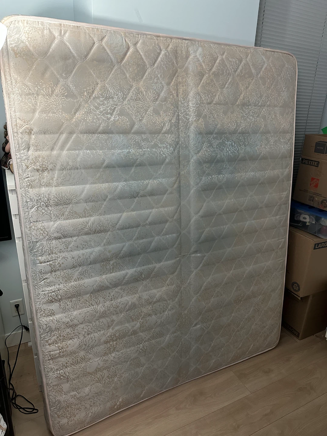 Queen Size Mattress for FREE - photo 2