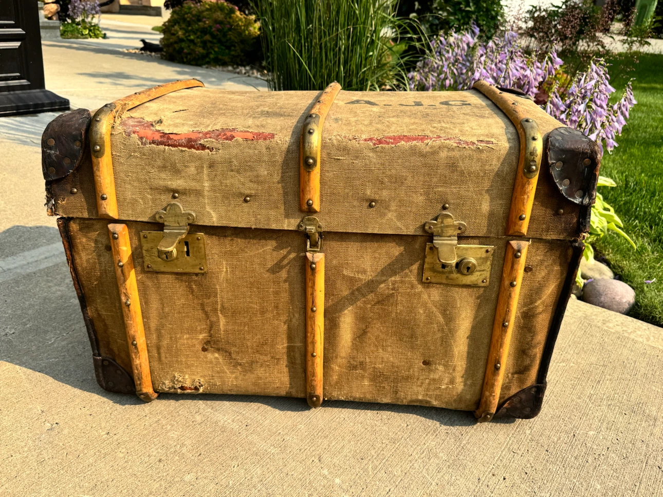 Vintage Trunk Luggage W30” x D19” x H19”