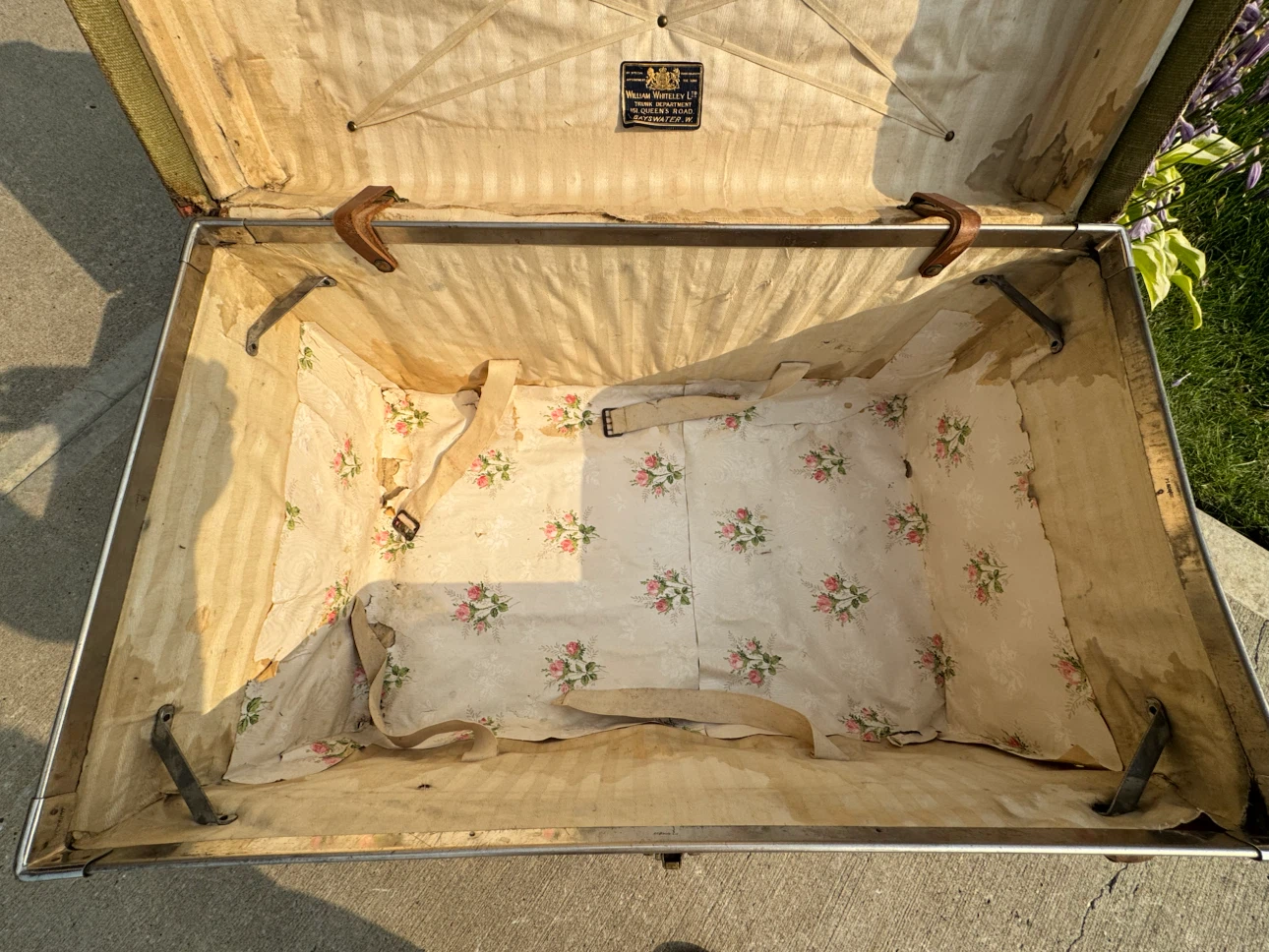 Vintage Trunk Luggage W30” x D19” x H19” - photo 3