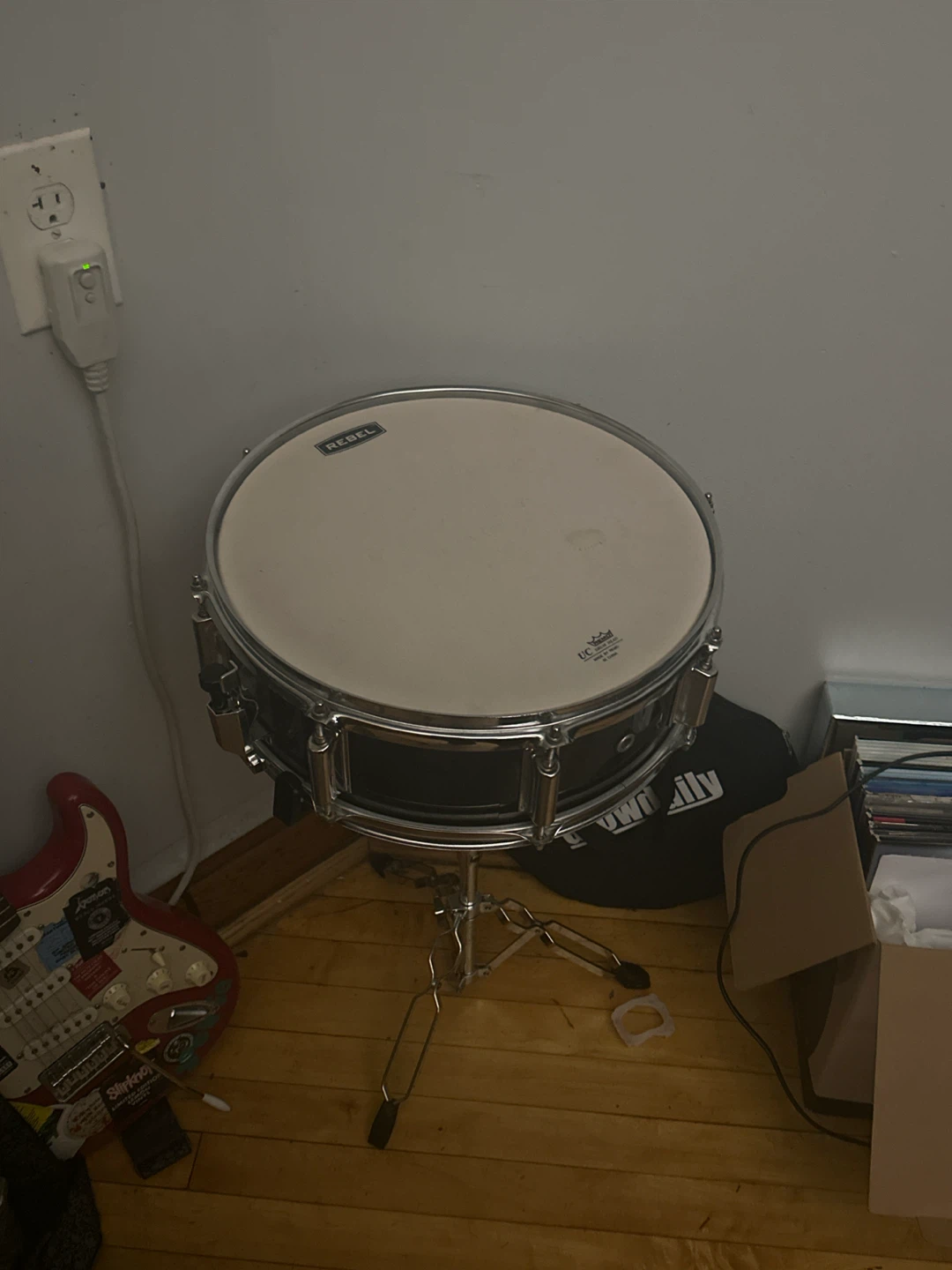 REBEL Snare Drum with Stand