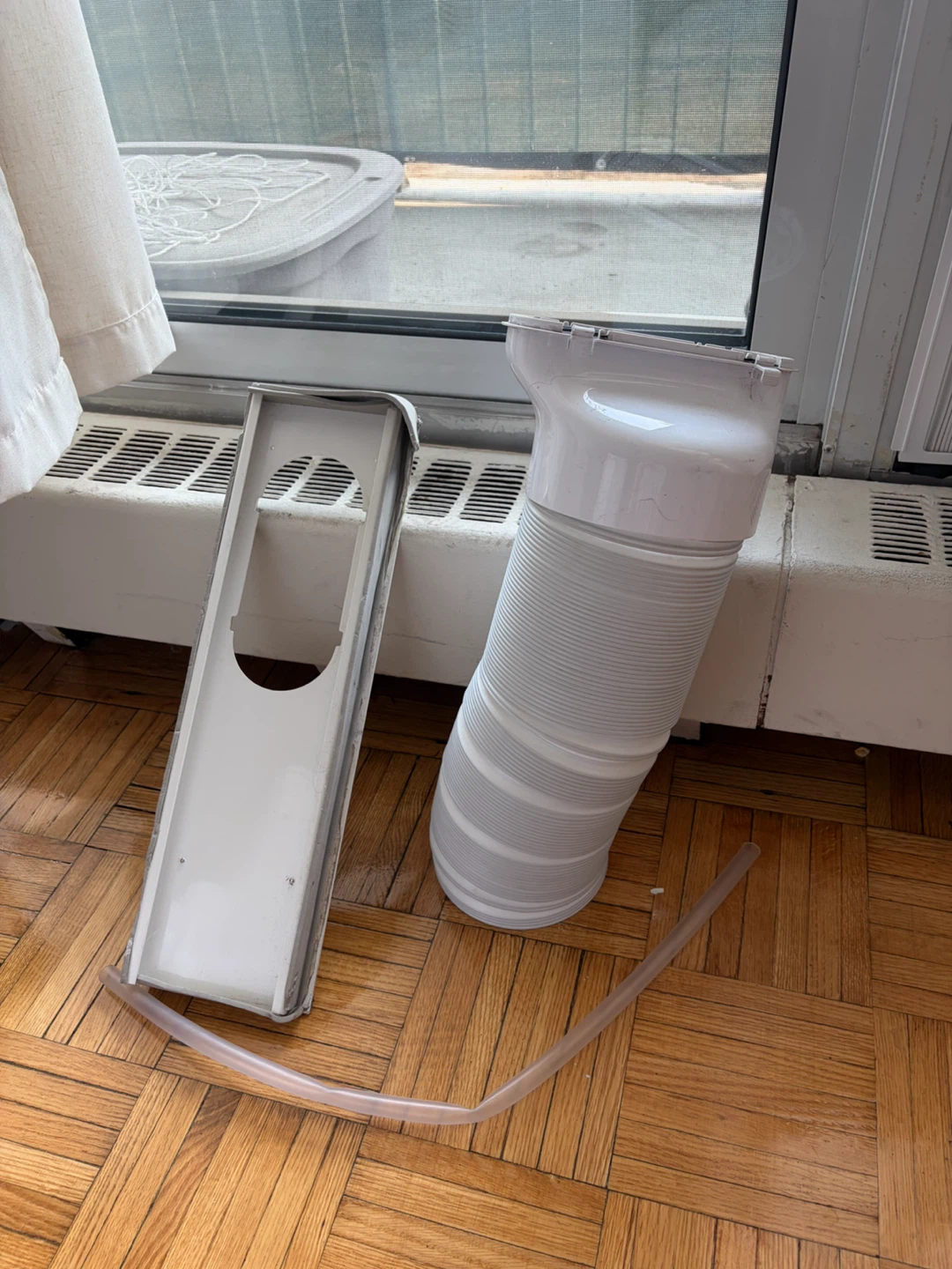 Frigidaire Portable Air Conditioner - photo 3