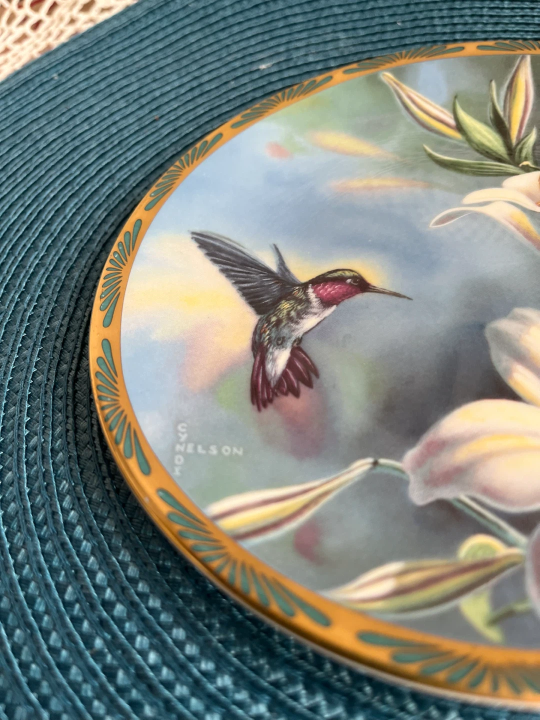 Vintage Collector’s Plate- Pickard Hummingbird/ Lilies, 1989 - photo 3
