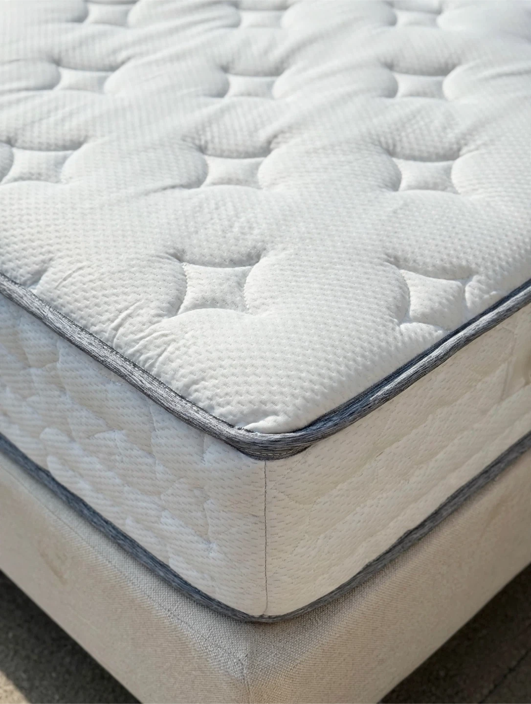 Complete Queen Bed Set – Excellent Condition - photo 3
