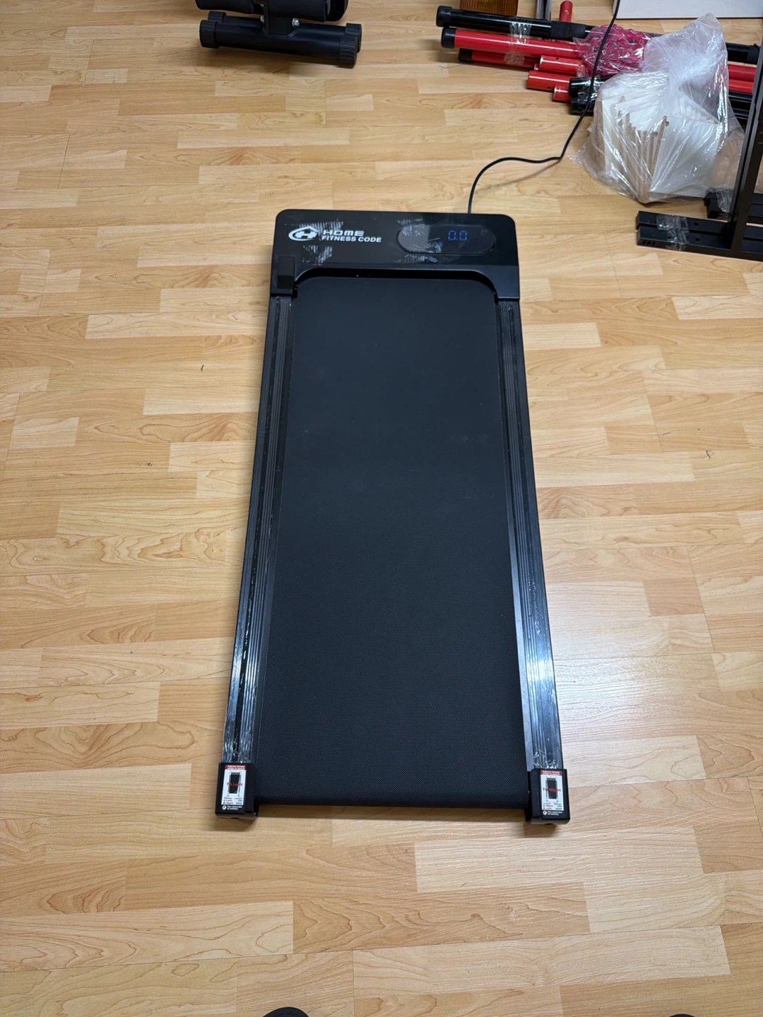Electronic walking pad with remote