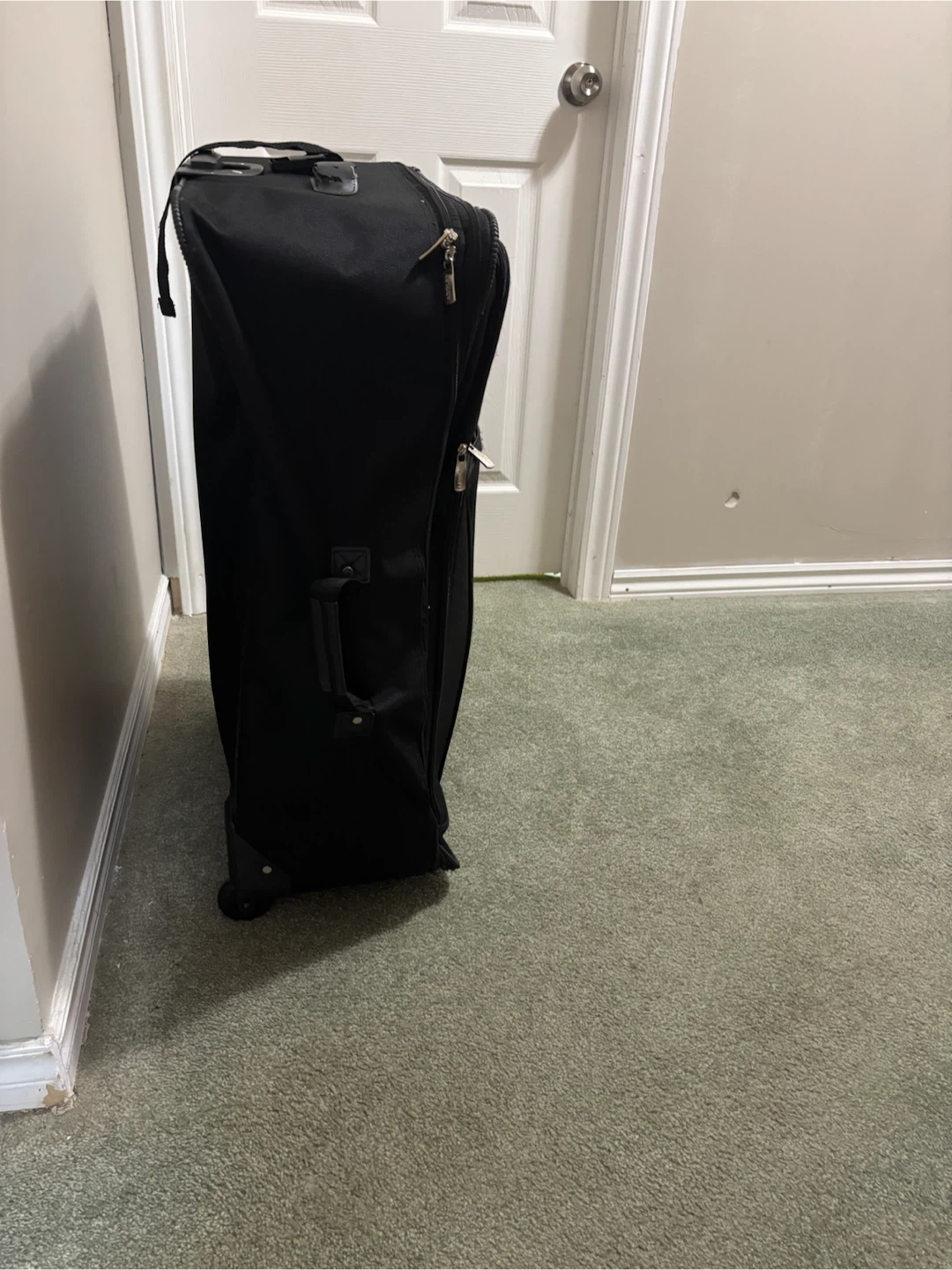 Black Samsonite Rolling Suitcase - photo 3