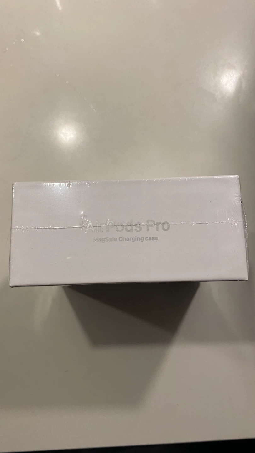 Apple AirPods Pro (2nd  Gen) with MagSafe Charging Case - photo 2