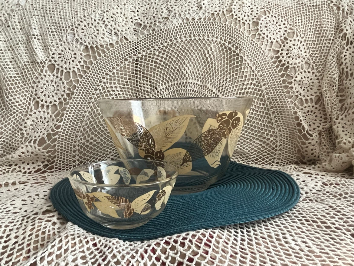 Vintage Glass Bowl Set with Leaf Pattern (Chips n’ Dip set)