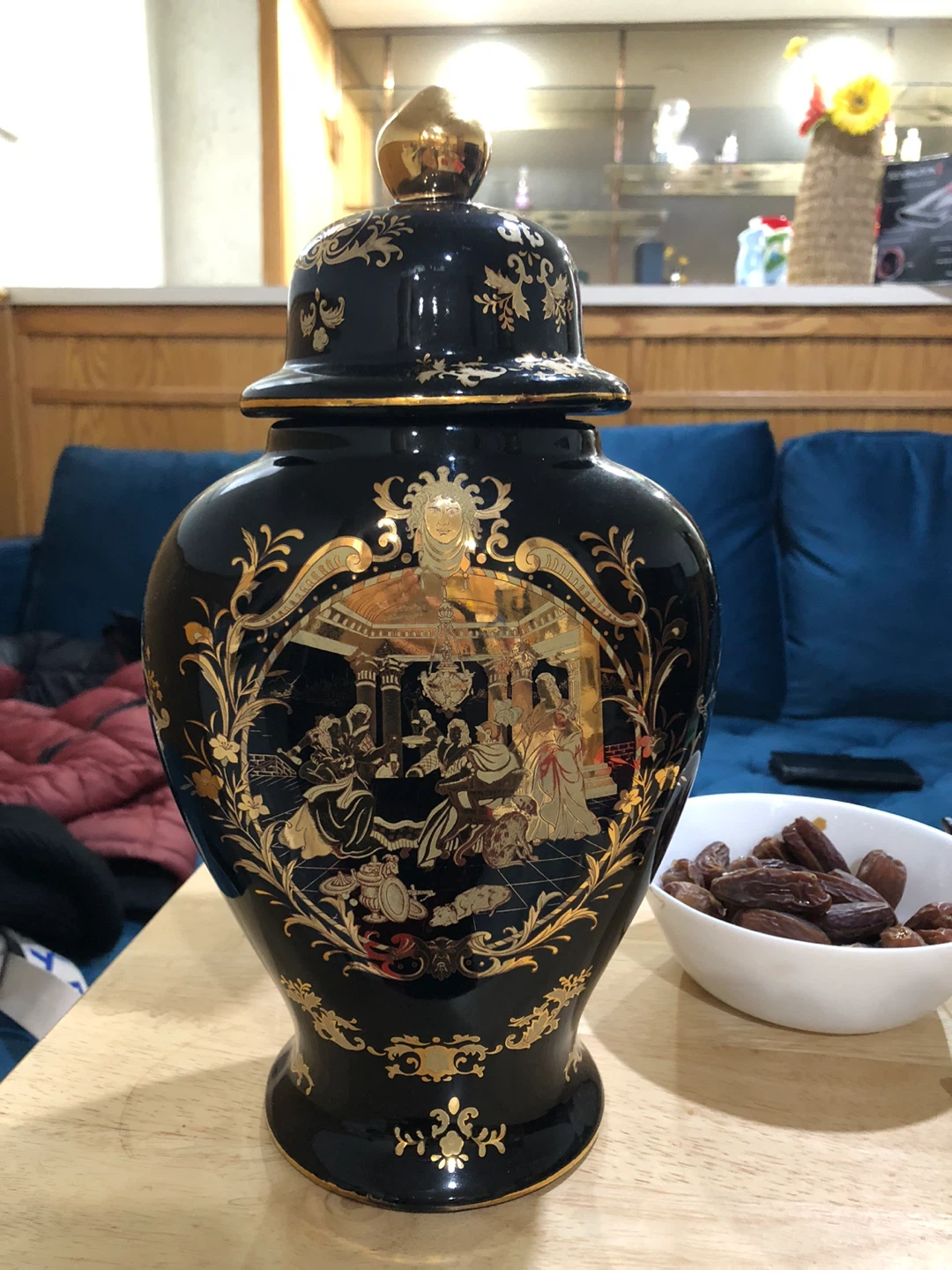 Vintage Decorative  vase with lid