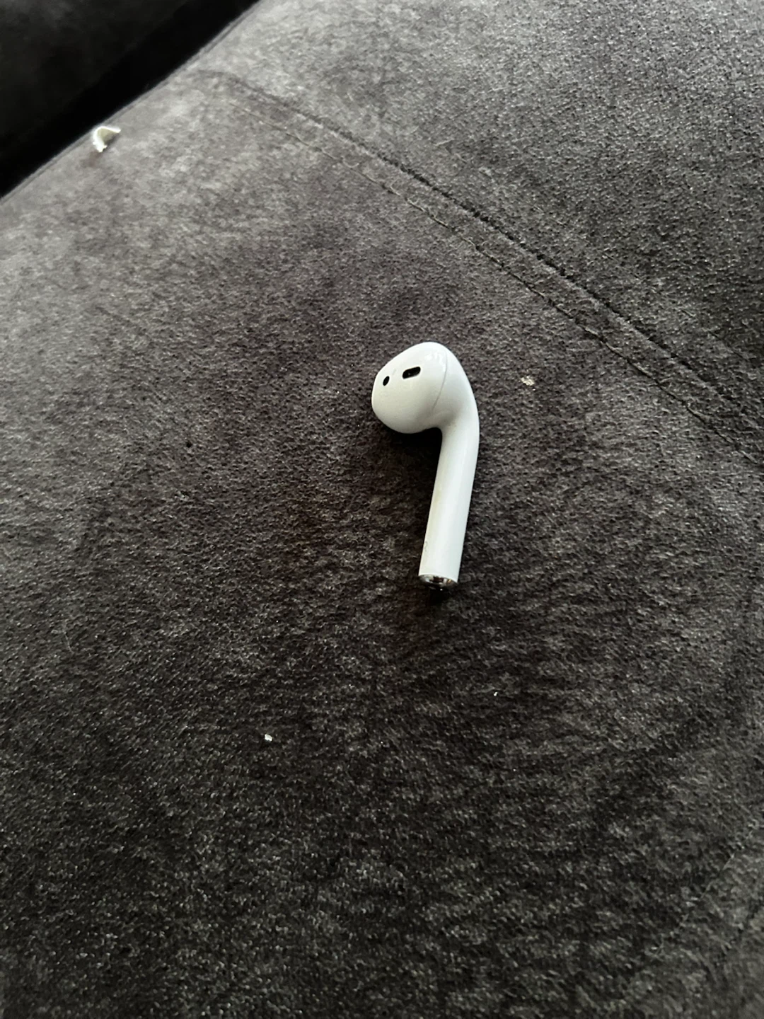 Apple AirPods with Charging Case - photo 3