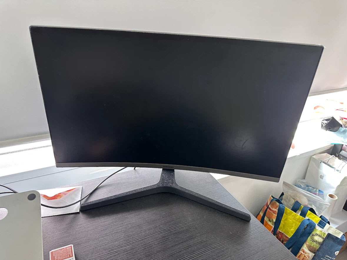 Samsung 27" FHD Curved Monitor