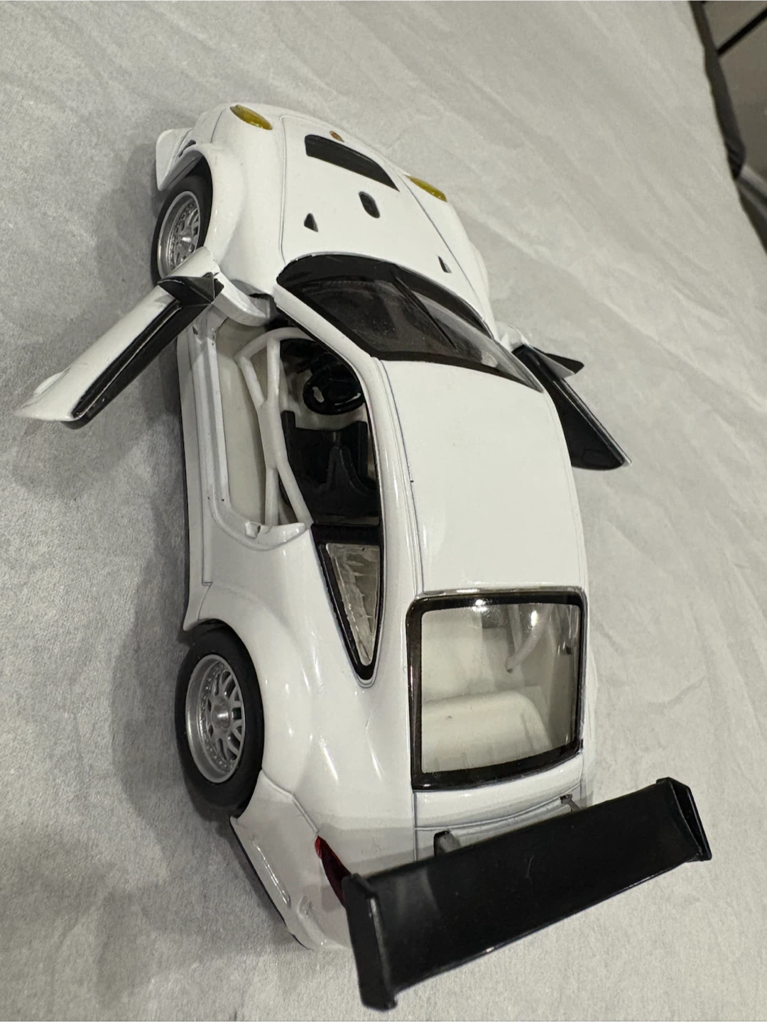 White Porsche 911 GT3 RSR Toy Car - photo 5