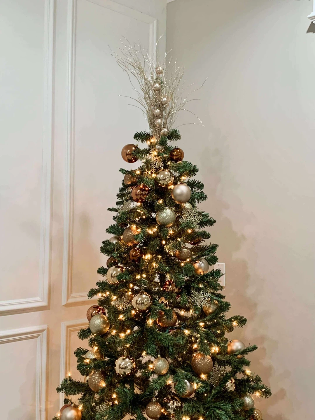 Pre-lit Artificial 6.5 ft Christmas Tree