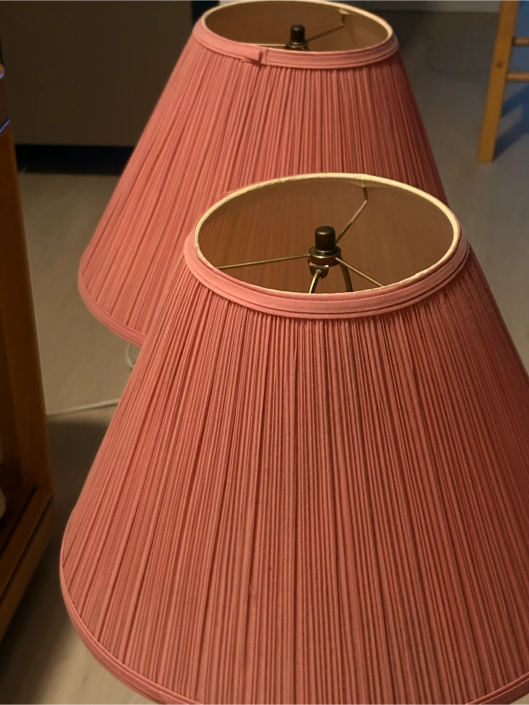 Pair of Pink Vintage Table Lamps with Gold Accents - photo 4