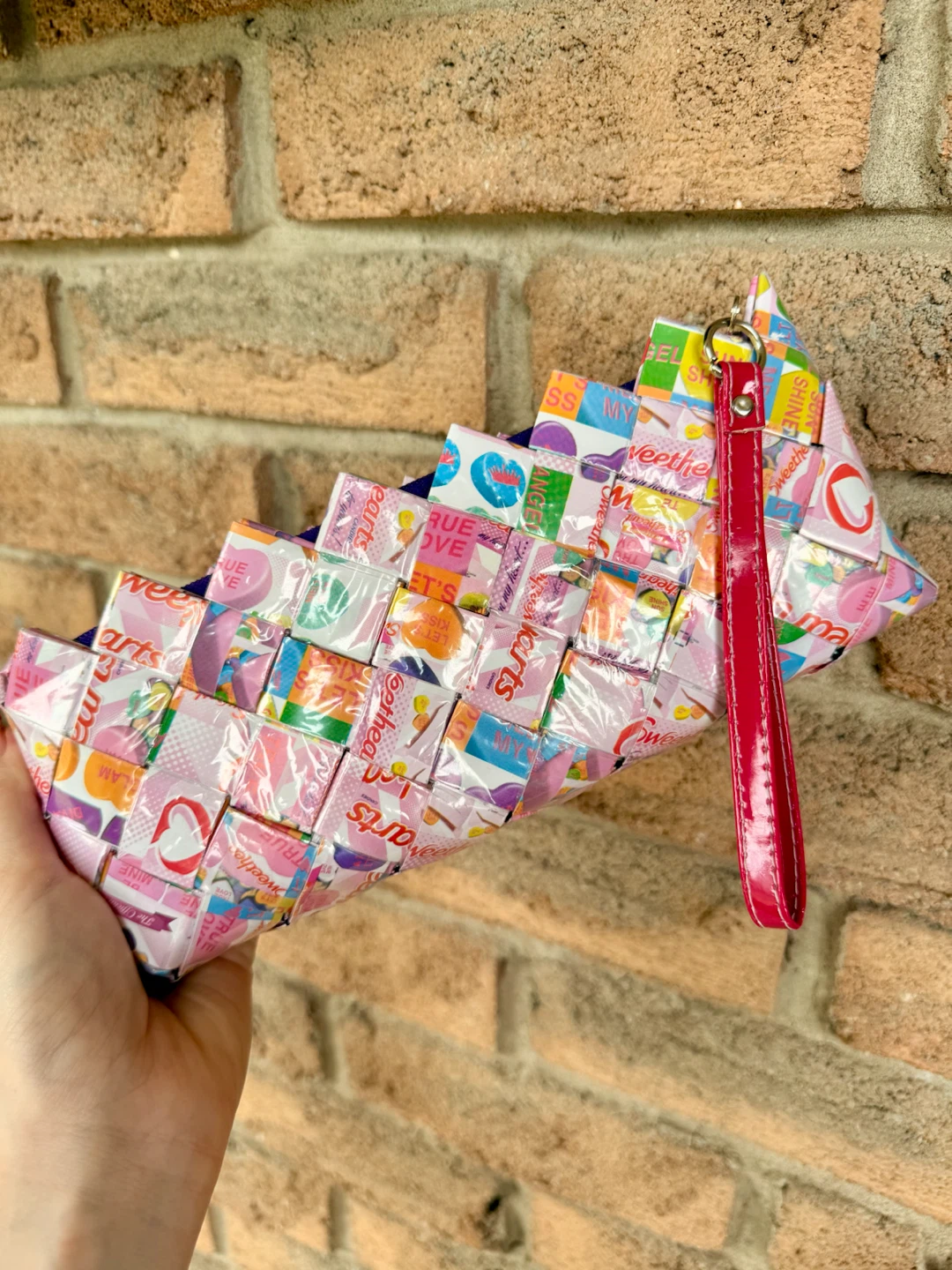 NEW Nahui Ollin Pink Woven Candy Wrapper Wristlet Clutch - photo 3