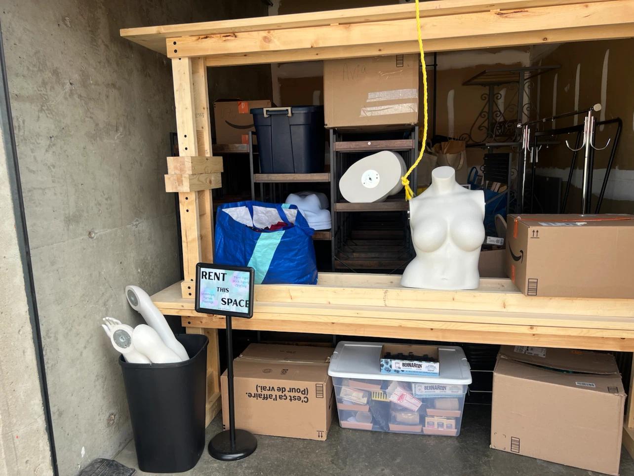 10x15 retail storage locker lot