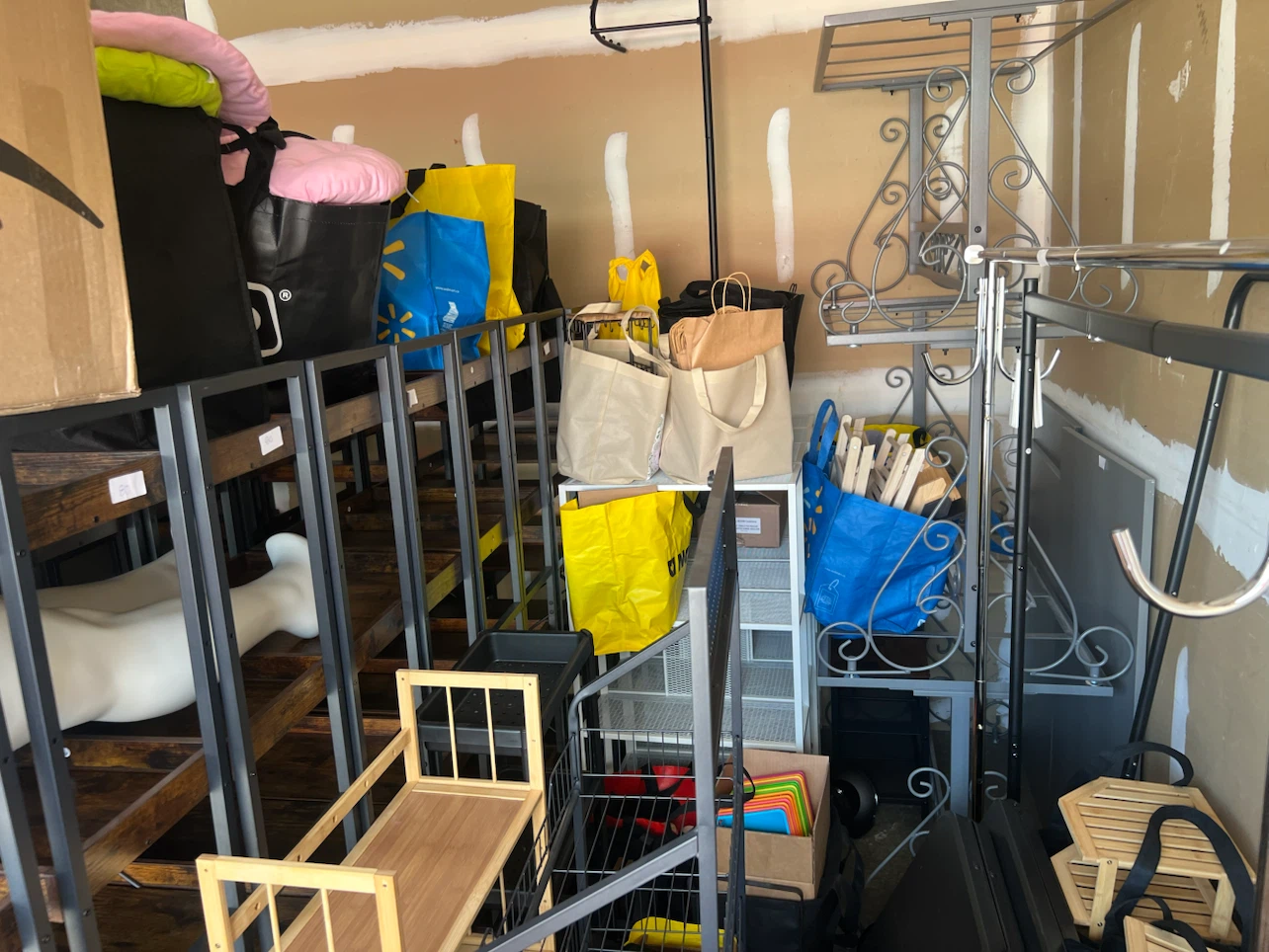 10x15 retail storage locker lot - photo 4