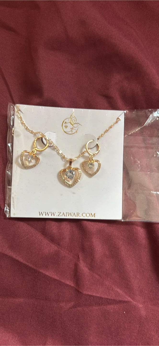 Zaiwar Heart Pendant Necklace and Earrings Set
