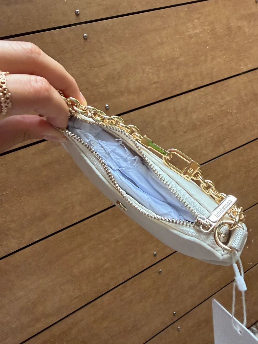 Lululemon City Essentials Nano Shoulder Bag White - photo 4