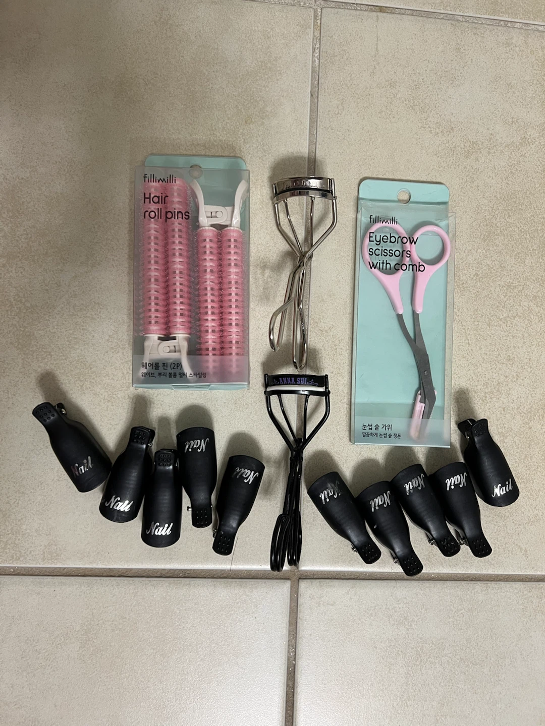 Fillimilli Hair Roll Pins & Eyebrow Scissors
