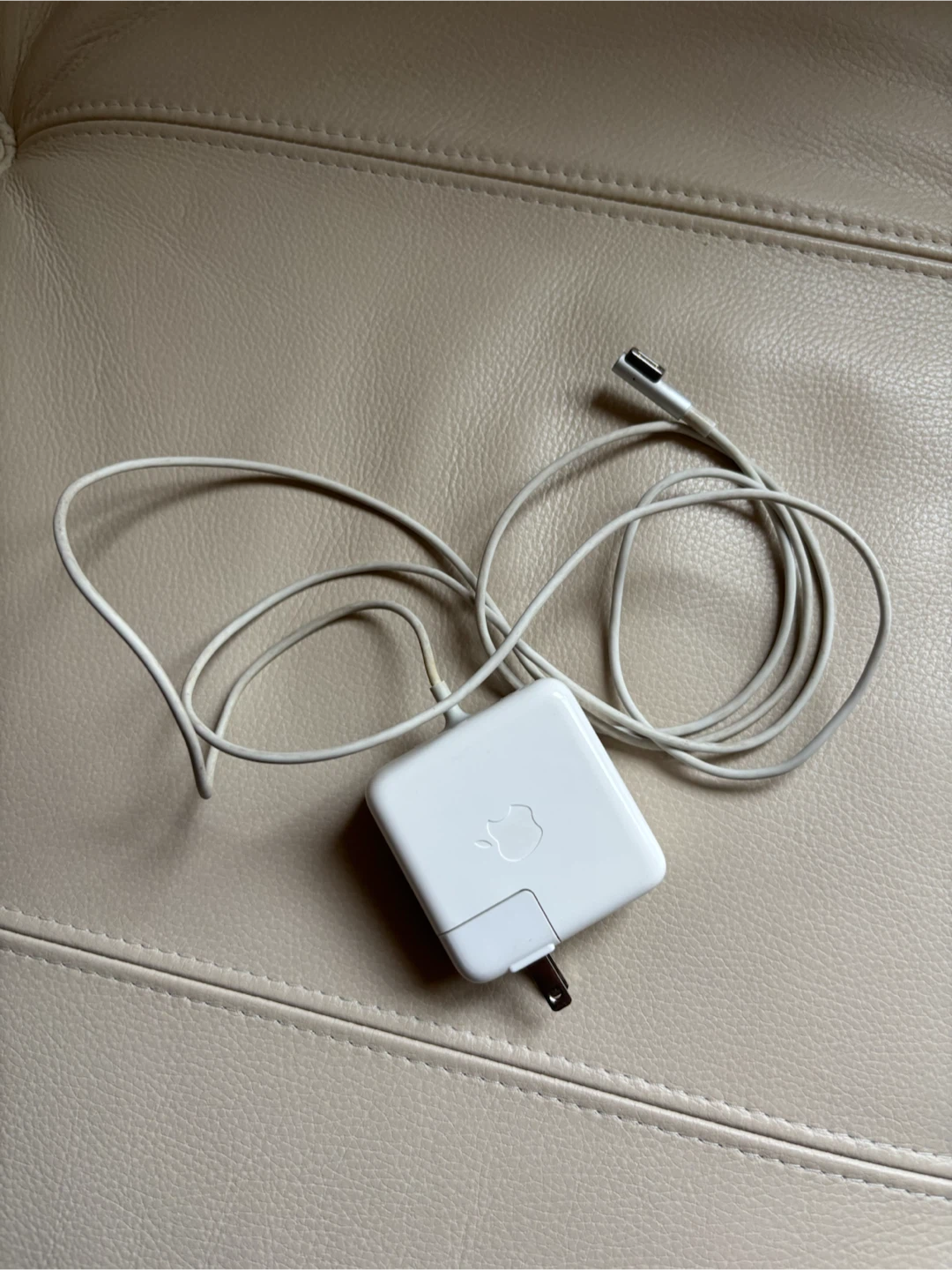 Apple 45W MagSafe Power Adapter